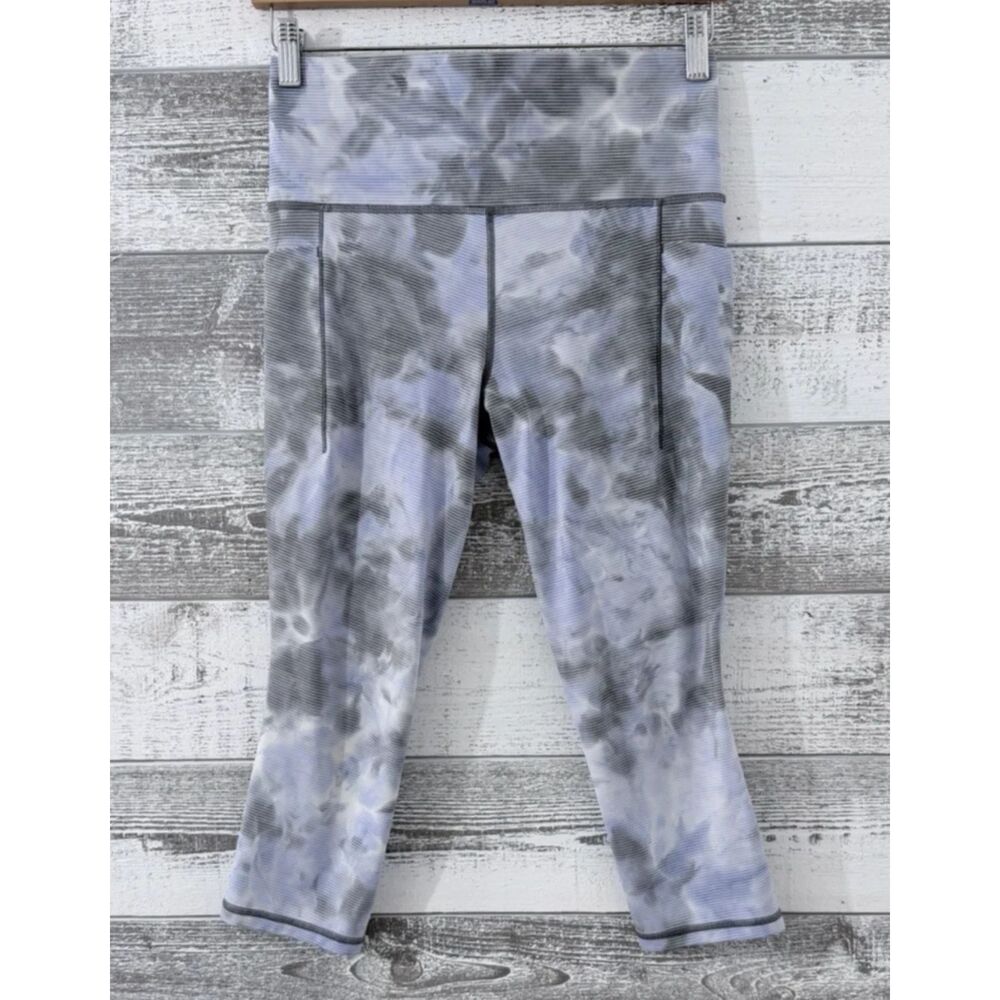 Athleta Salutation Stash Pocket II Capri Athletic Legging Women's M Tie Dye